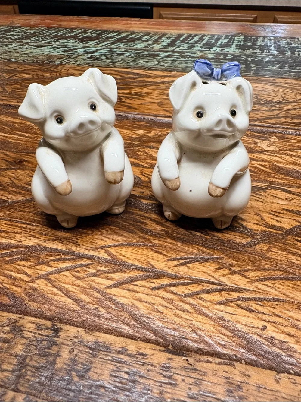 70’s Fitz and Floyd Cream Ceramic Pig Salt & Pepper Shakers Blue Bow 3.25”X2.25
